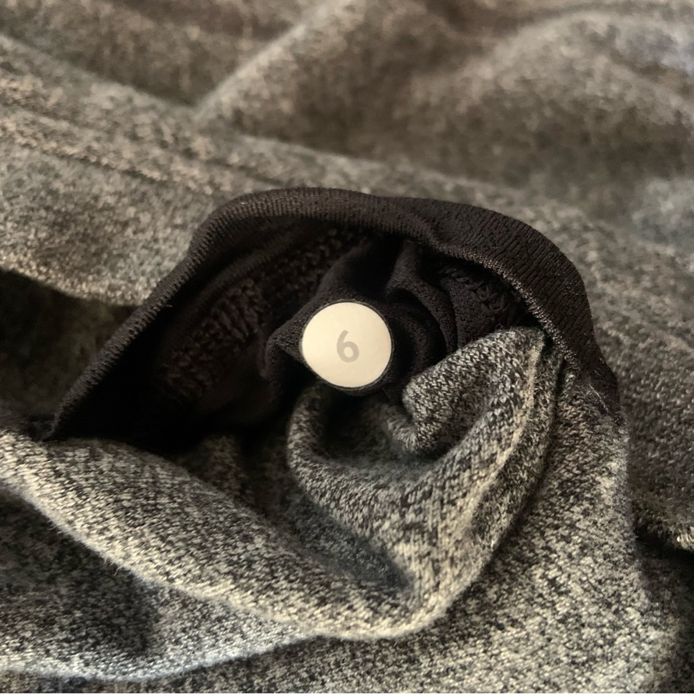 Lululemon Find Your Centre Wrap
Hoodie Jacket Heathered Speckled Black - Picture 16 of 16
